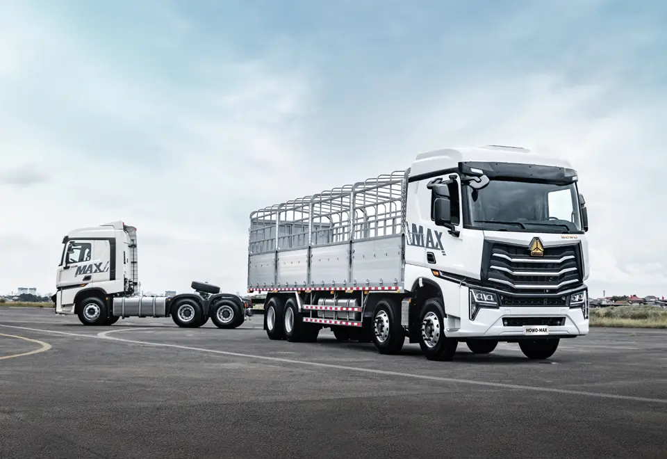 Sinotruck Howo MAX 8×4 Box Cargo Truck-3