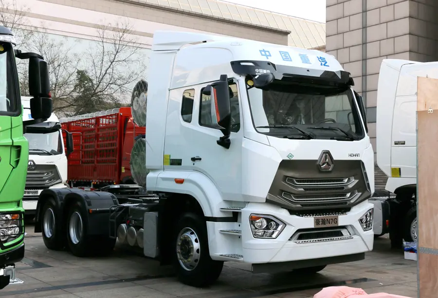 Used Howo NX 6×4 Tractor Truck-1