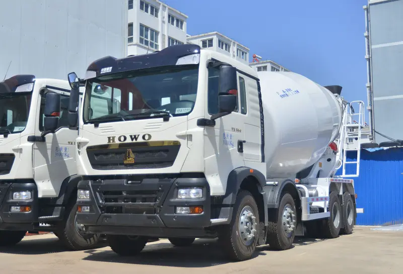 Used Sinotruk HOWO TX 8X4 Mixer Truck