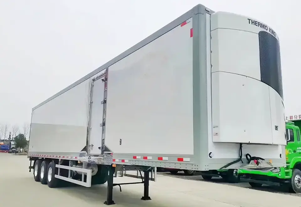 Howo Refrigerated Semi Trailer (1)