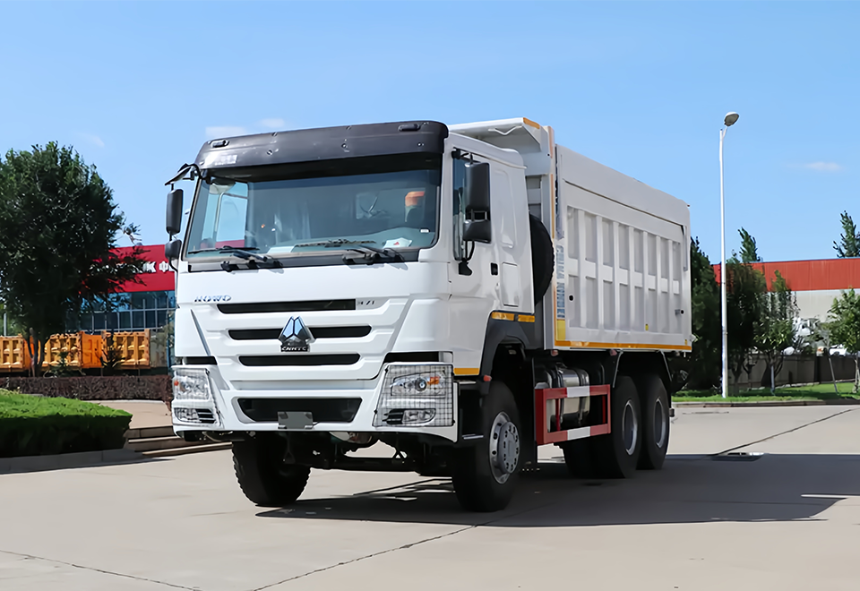 Sinotruk Howo-7 6×4 Dump Truck (4)